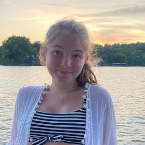 Meet your Posher, Brooke